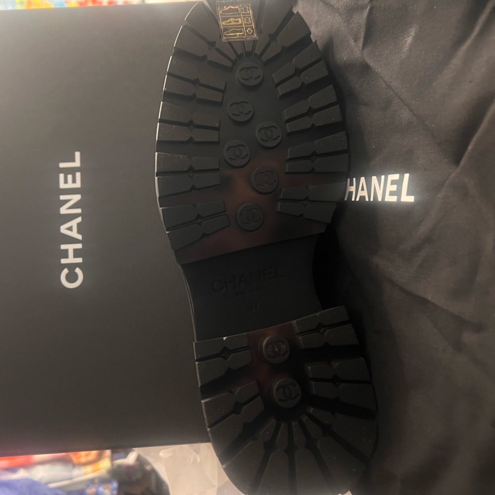 Chanel Moccasin 23A NIB Black Calfskin Quilted  CC Gold Logo Platform Loafers 37 - Picture 4 of 4